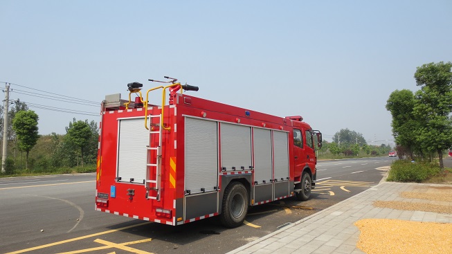東風天錦森林消防車(6噸)圖片