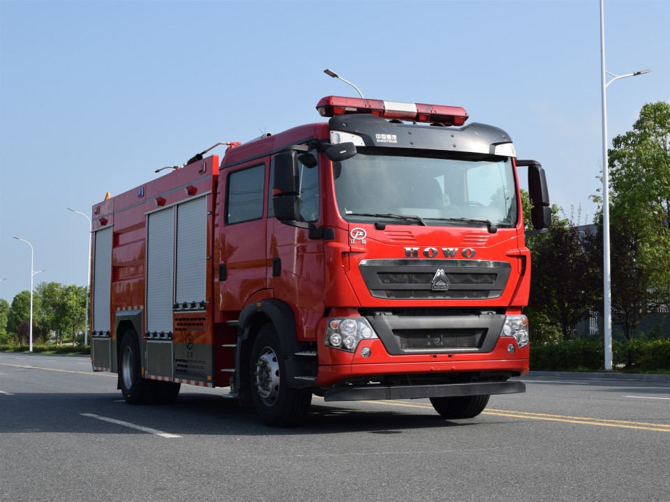 豪沃單橋干粉水聯(lián)用消防車(chē)(7噸)圖片